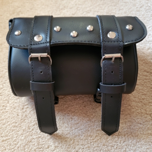 RARE Vintage Genuine Leather Silver Studded Motorcylce Quick Release Storage Bag - Picture 16 of 17